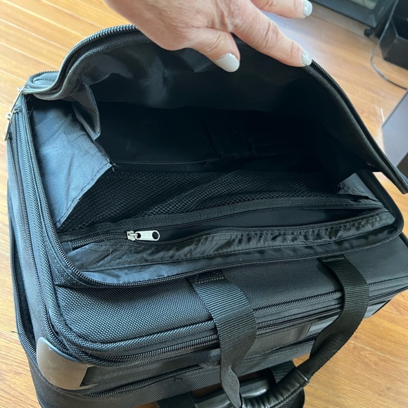 Samsonite work/travel bag. - Picture 4 of 13